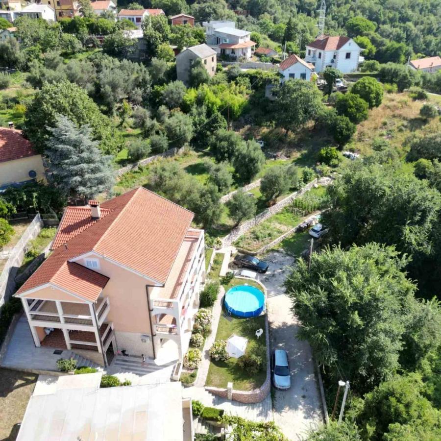 Apartmani Andrea Studio Херцег-Нови Экстерьер фото